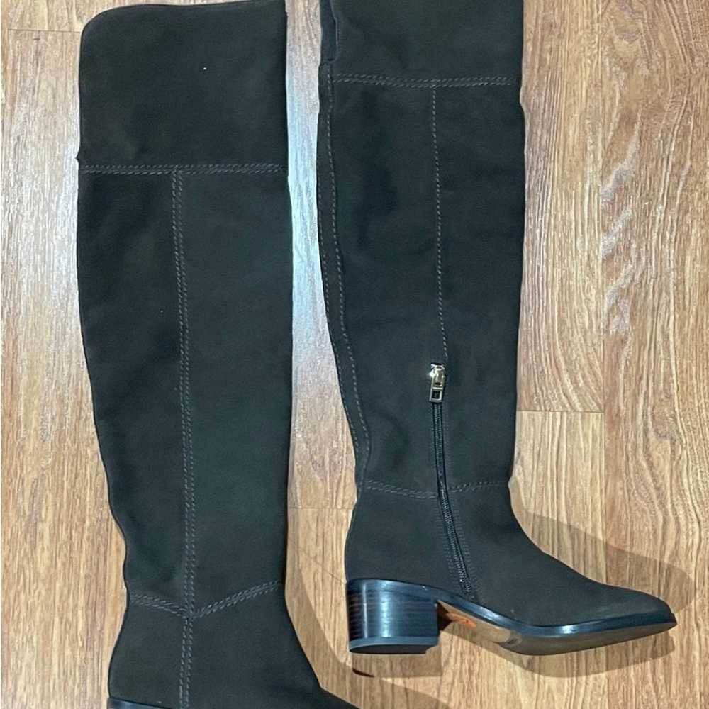 New coach over knee suede boots - Picture 3 of 4